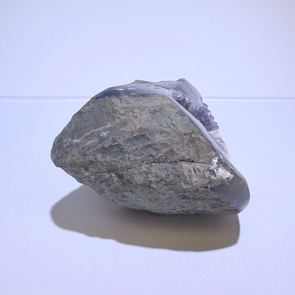 稀有原皮帶方解石紫水晶錢袋子晶簇 | 開發智慧 | 舒緩壓力 | 聚財納福 | 穩固財庫 | 招貴人 | 空間淨化 | 原礦擺件 |